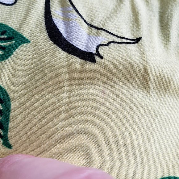 "Berry Chantilly" high-waisted, retro shorts, sz 2 - Picture 3 of 6